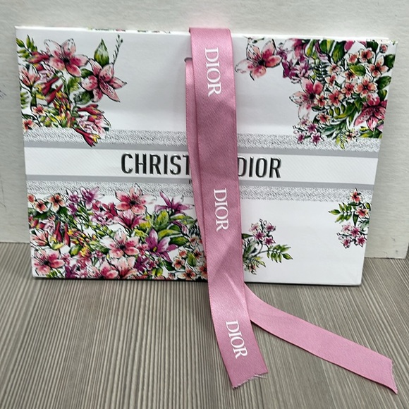 Christian Dior bag7.5”x5.5” - Picture 2 of 3